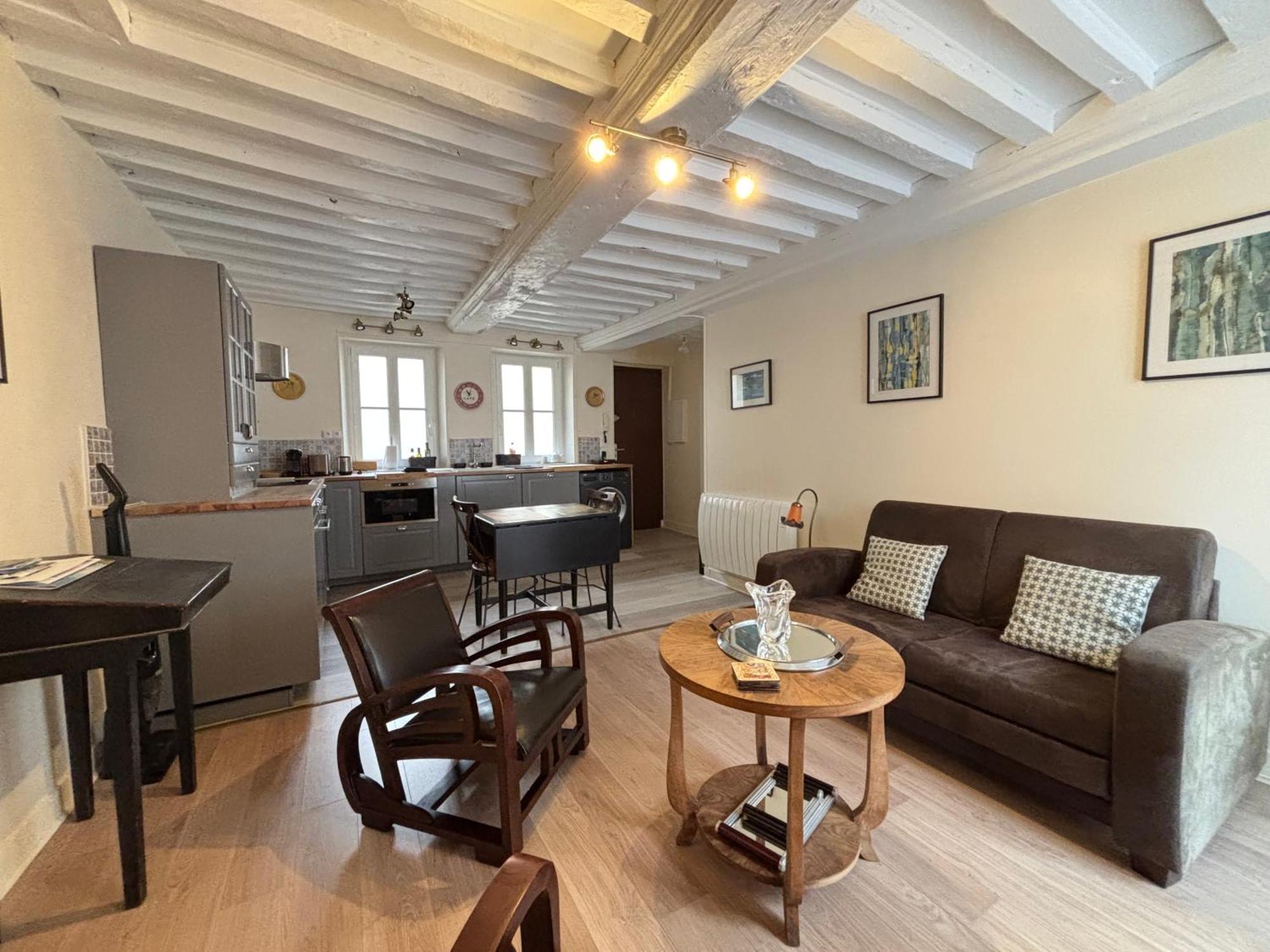 Les Remparts Apt Spacieux 1 Er Etage Renove Joliment Decore Bien Equipe Plein Centre Bayeux Proche Plages Du Debarquement Parking Gratuit A Proximite Kültér fotó