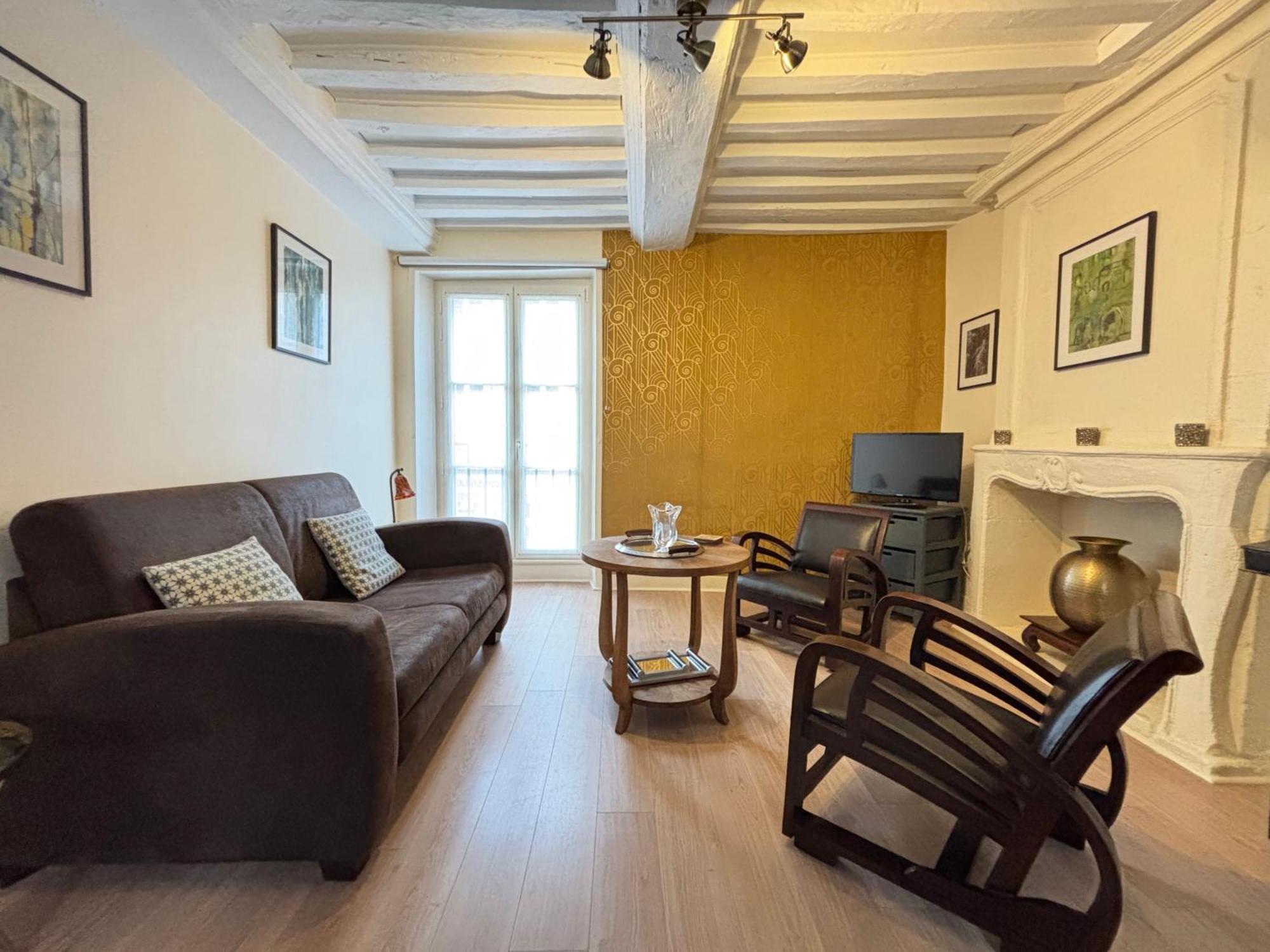 Les Remparts Apt Spacieux 1 Er Etage Renove Joliment Decore Bien Equipe Plein Centre Bayeux Proche Plages Du Debarquement Parking Gratuit A Proximite Kültér fotó